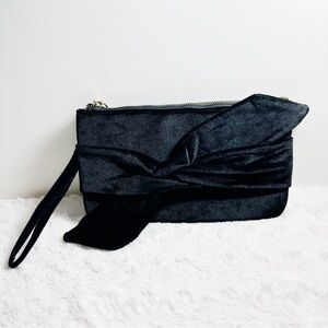 Black Velvet Bow Wristlet